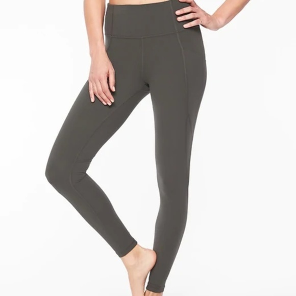 Athleta Pants - NWOT Athleta Gray Salutation Stash Pocket Leggings